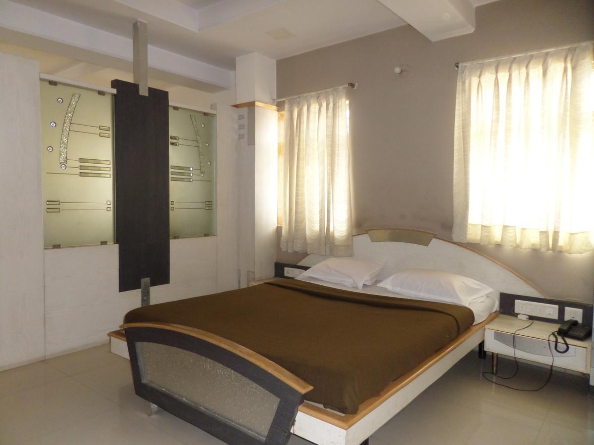 Hotel Sadanand Sāngli Εξωτερικό φωτογραφία